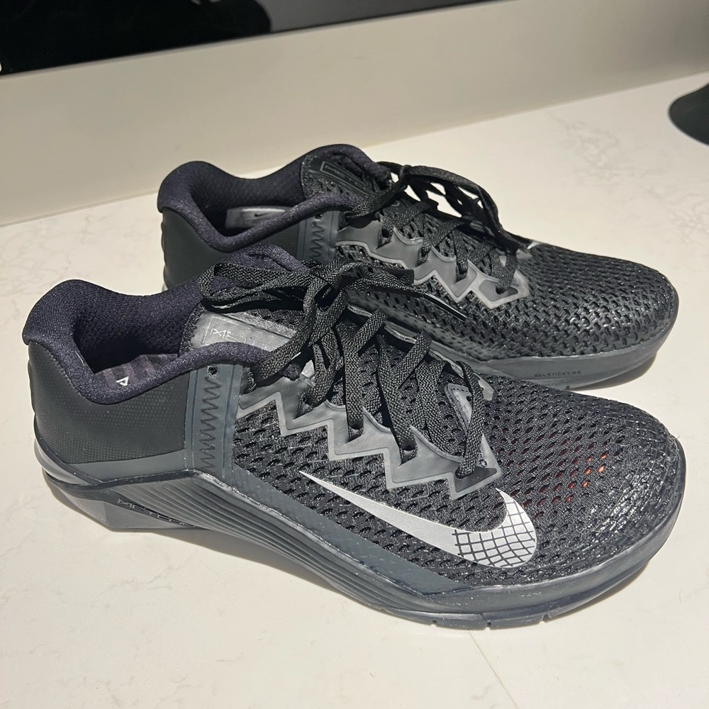 Brand new Nike Metcon6 weight training shoe